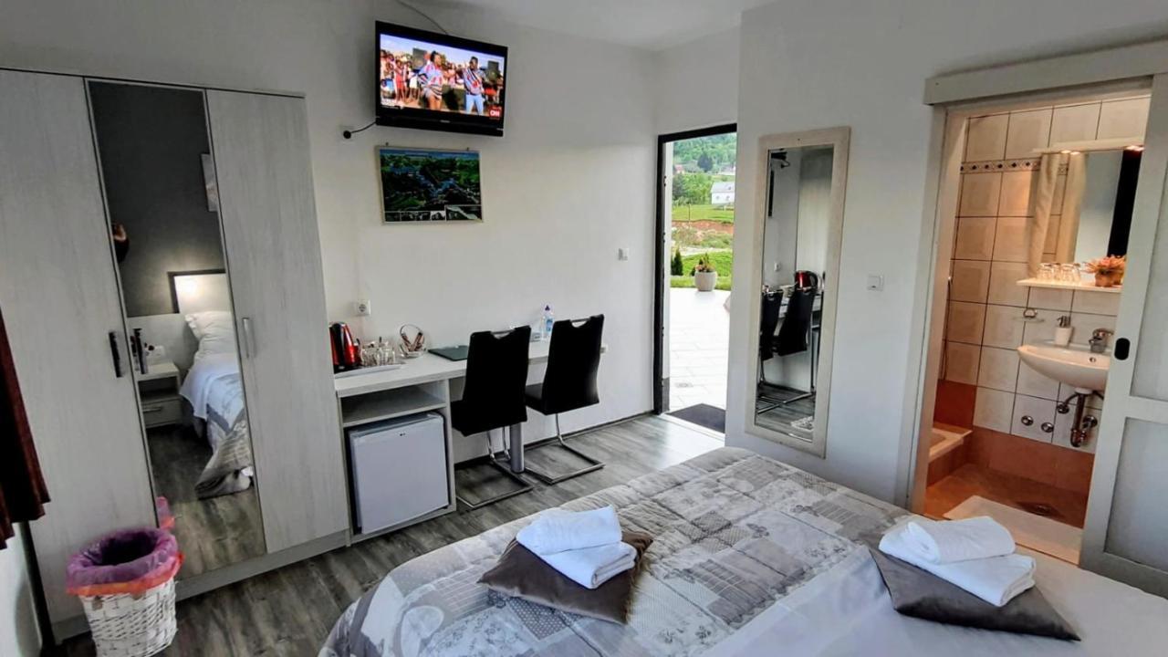 Hotel Vuković House Seliste Dreznicko Exteriér fotografie