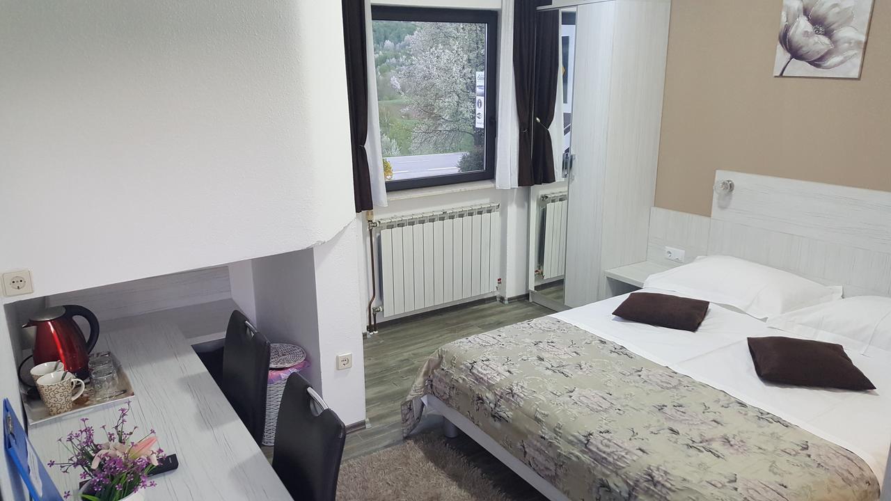 Hotel Vuković House Seliste Dreznicko Exteriér fotografie